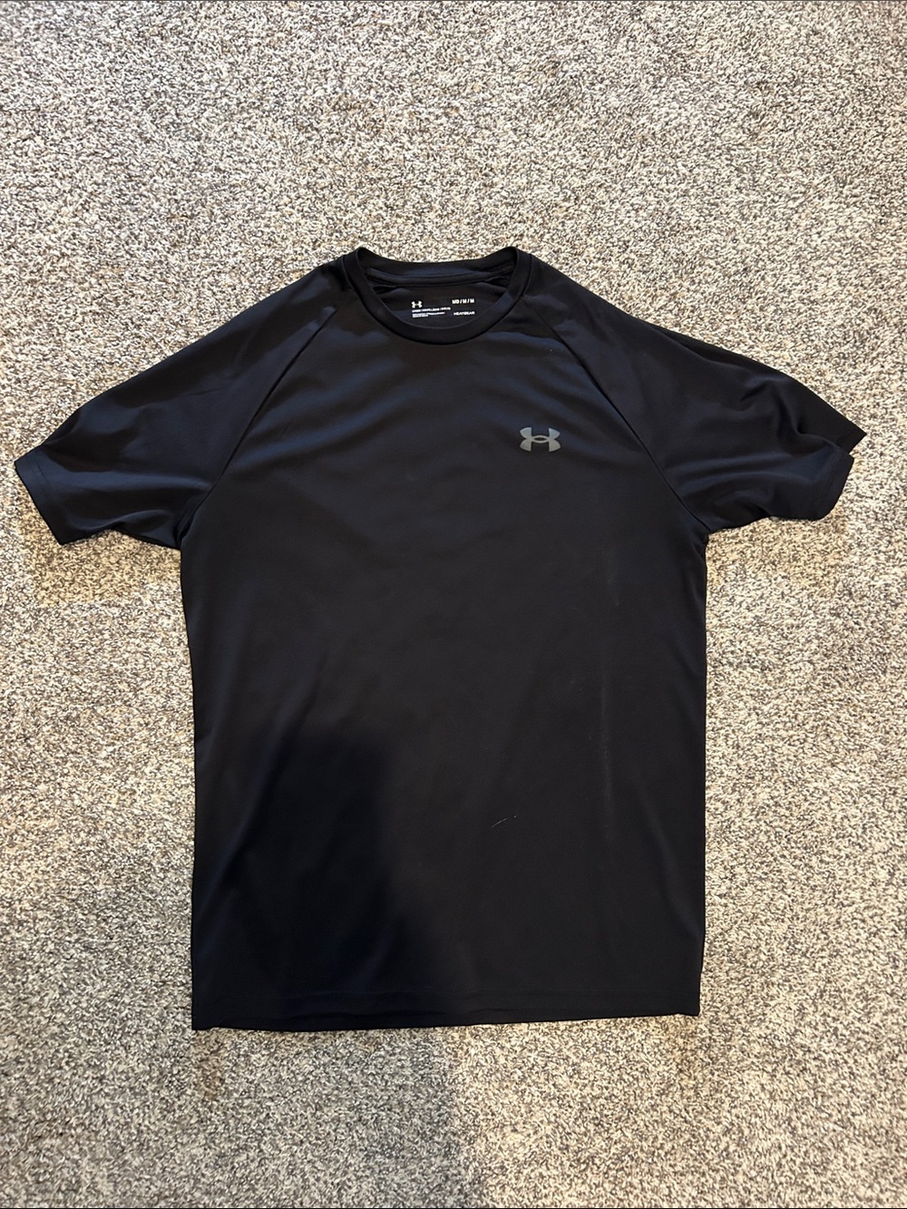 Under Armour Men’s Black Short Sleeve Athletic Tee with Gray Logo